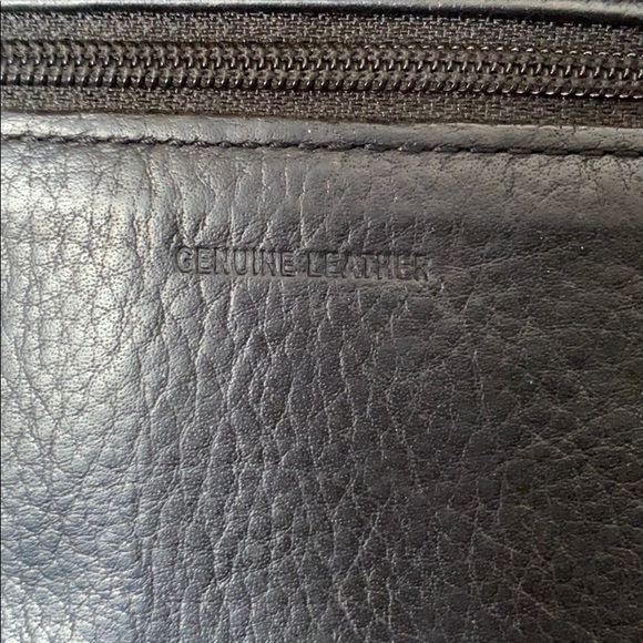 LIZ CLAIBORNE Leather Wallet - Picture 11 of 12